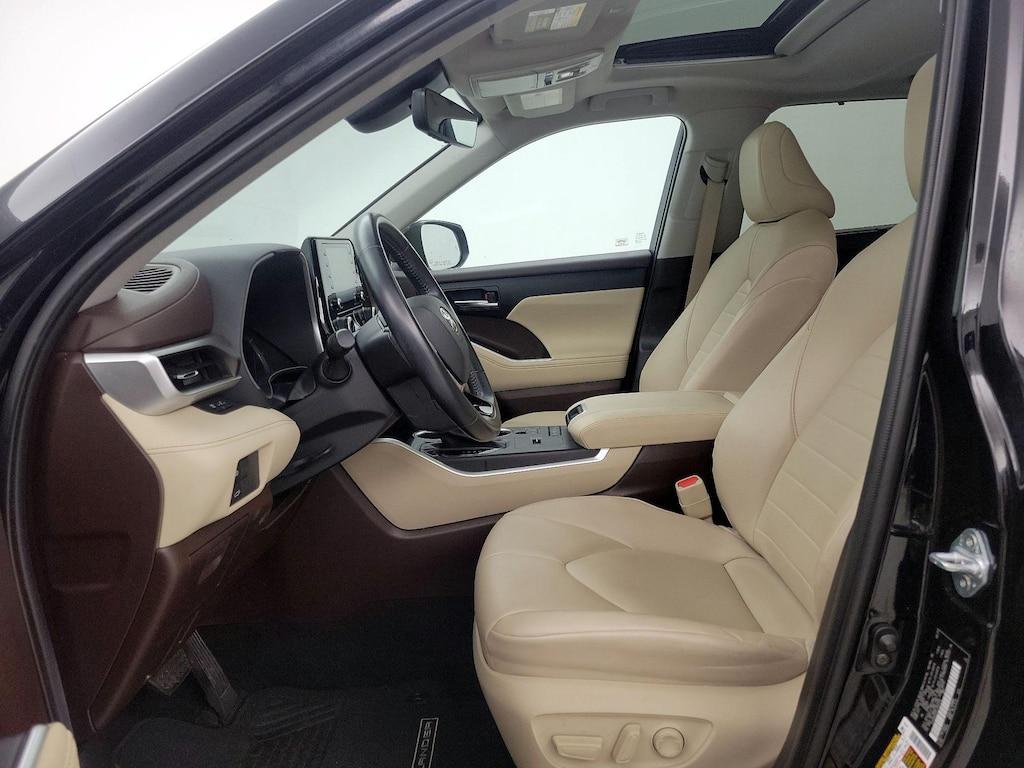 used 2020 Toyota Highlander Hybrid car, priced at $36,998
