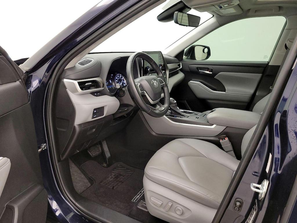 used 2022 Toyota Highlander car, priced at $36,998