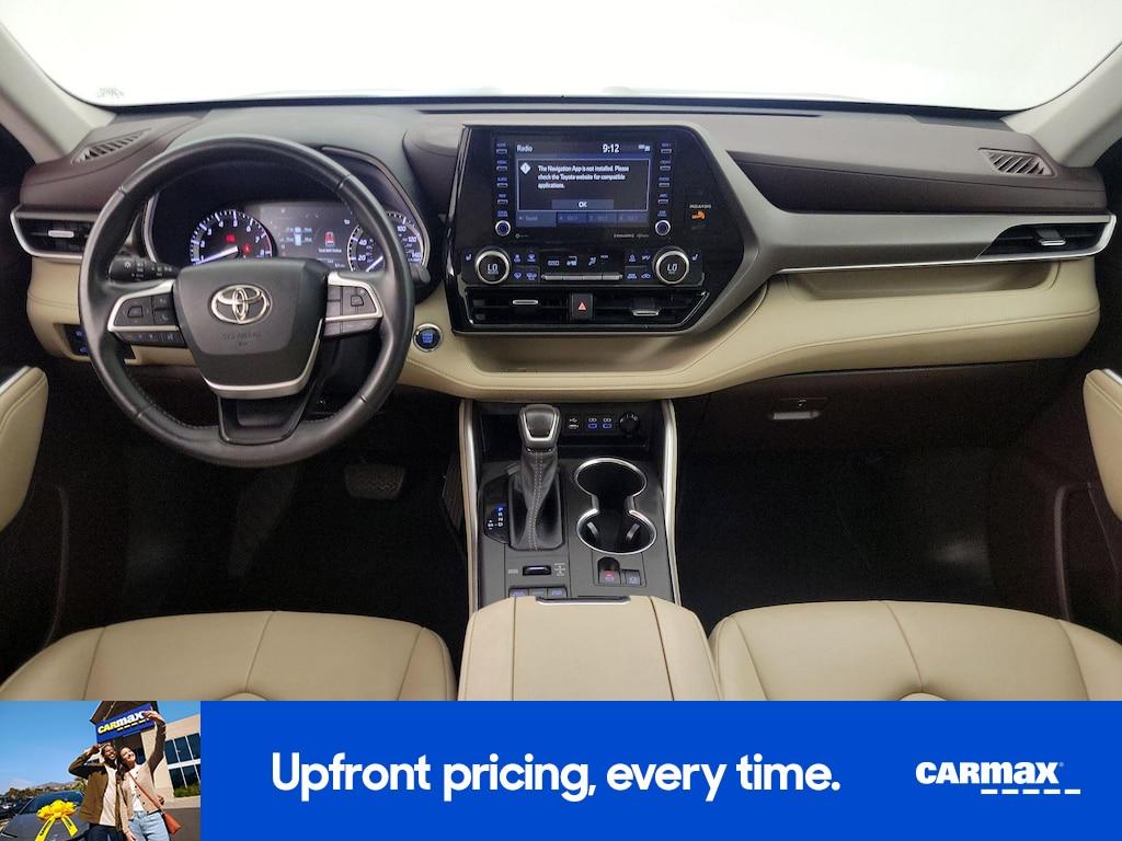 used 2022 Toyota Highlander car, priced at $41,998