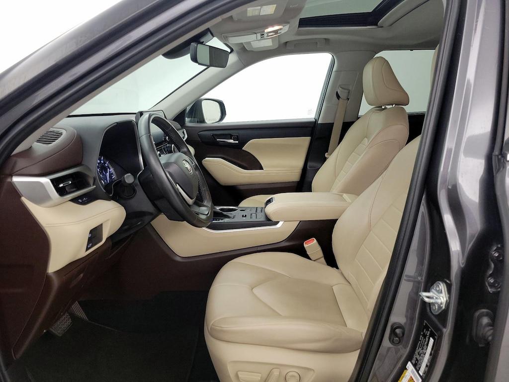 used 2022 Toyota Highlander car, priced at $41,998
