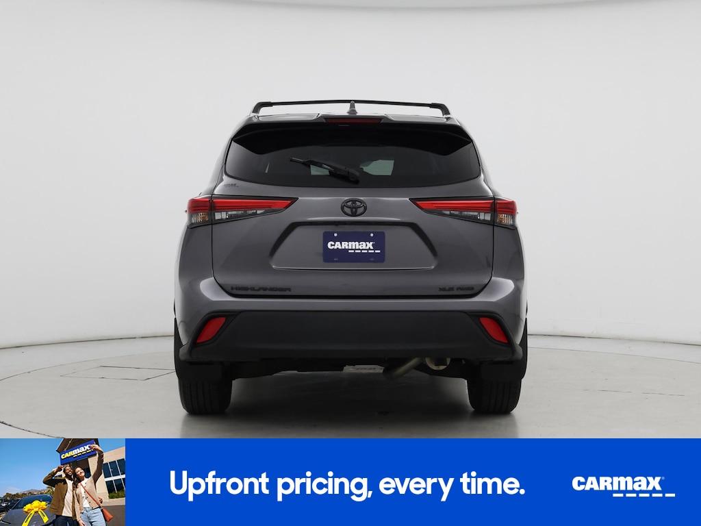 used 2022 Toyota Highlander car, priced at $41,998