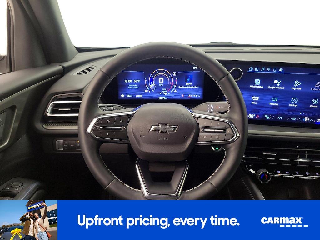 used 2024 Chevrolet Traverse car, priced at $44,998