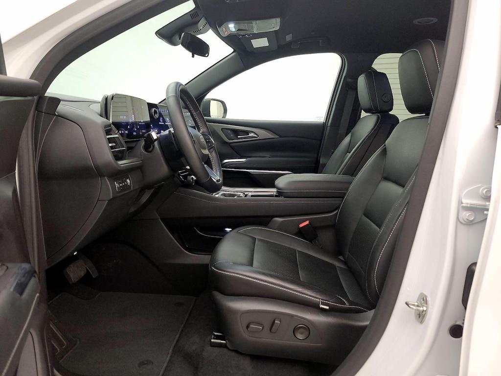 used 2024 Chevrolet Traverse car, priced at $44,998