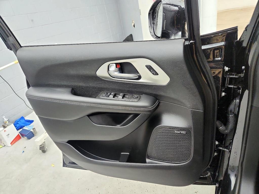 used 2022 Chrysler Pacifica car, priced at $40,998