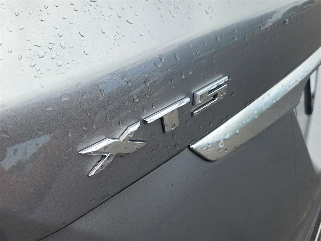 new 2025 Cadillac XT5 car, priced at $50,455