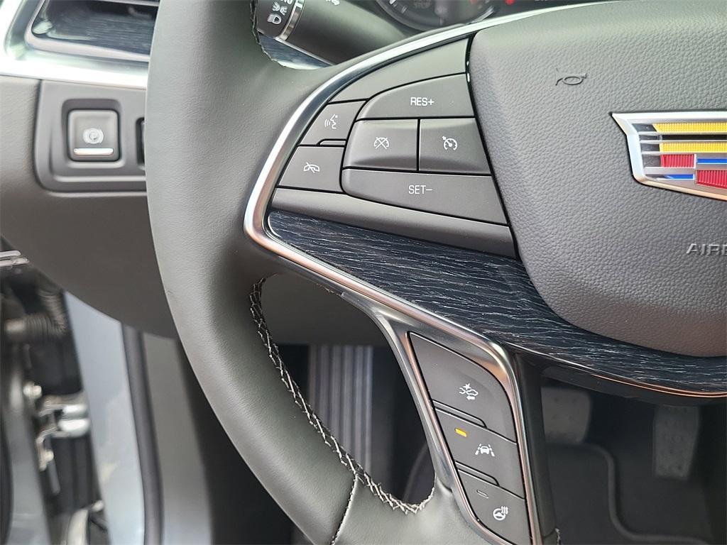 new 2025 Cadillac XT5 car, priced at $50,455