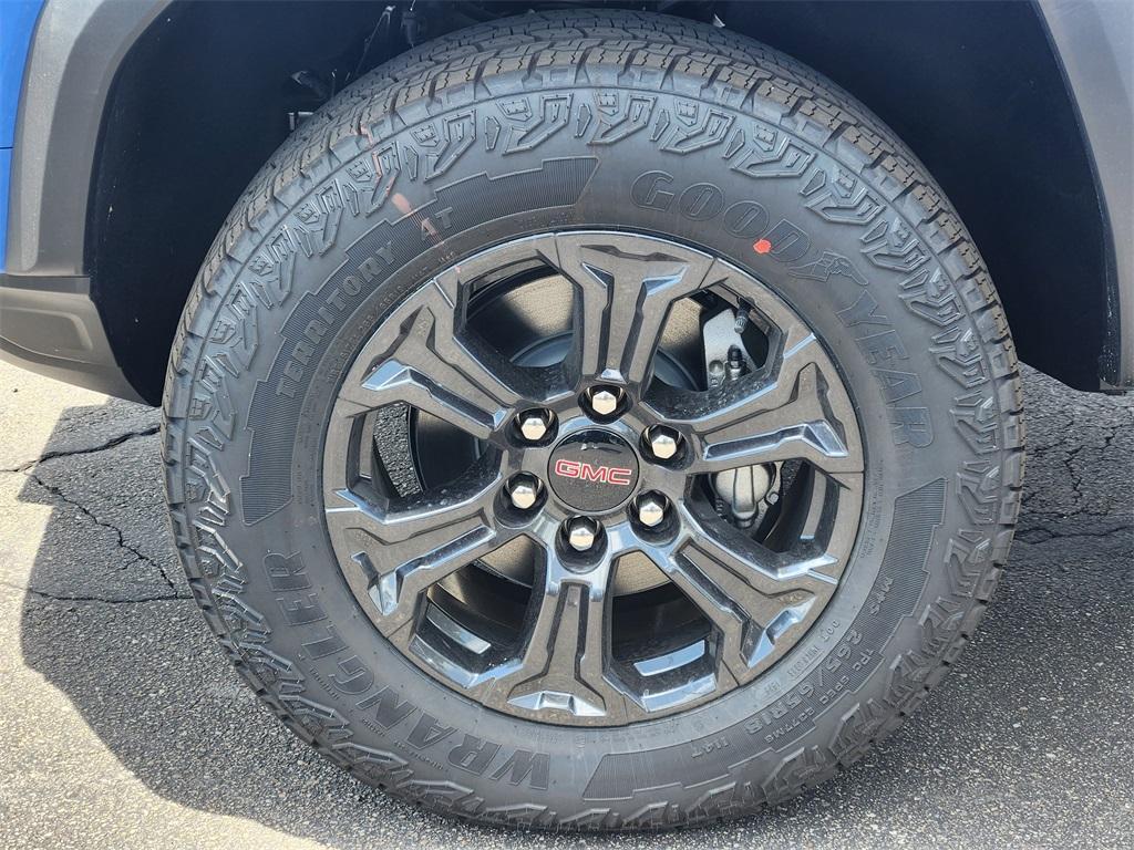 new 2025 GMC Canyon car, priced at $45,800