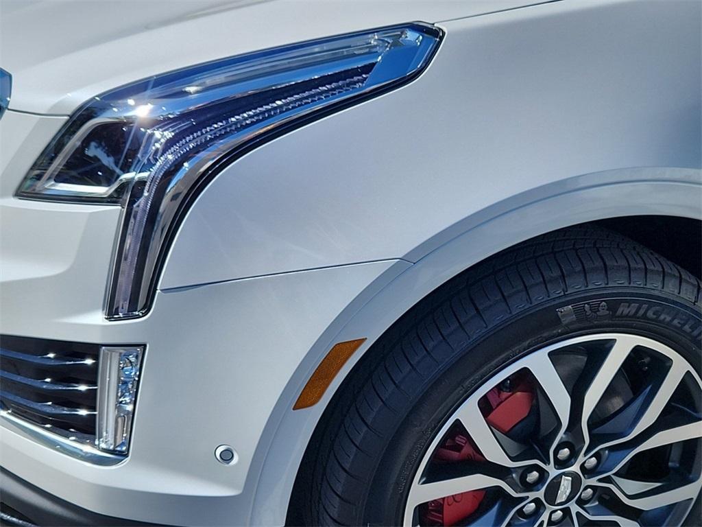 new 2025 Cadillac XT5 car, priced at $64,190