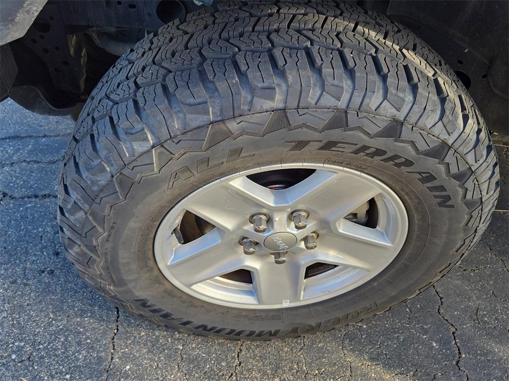 used 2023 Jeep Gladiator car, priced at $26,575