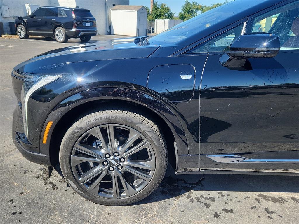 new 2025 Cadillac OPTIQ car, priced at $60,865