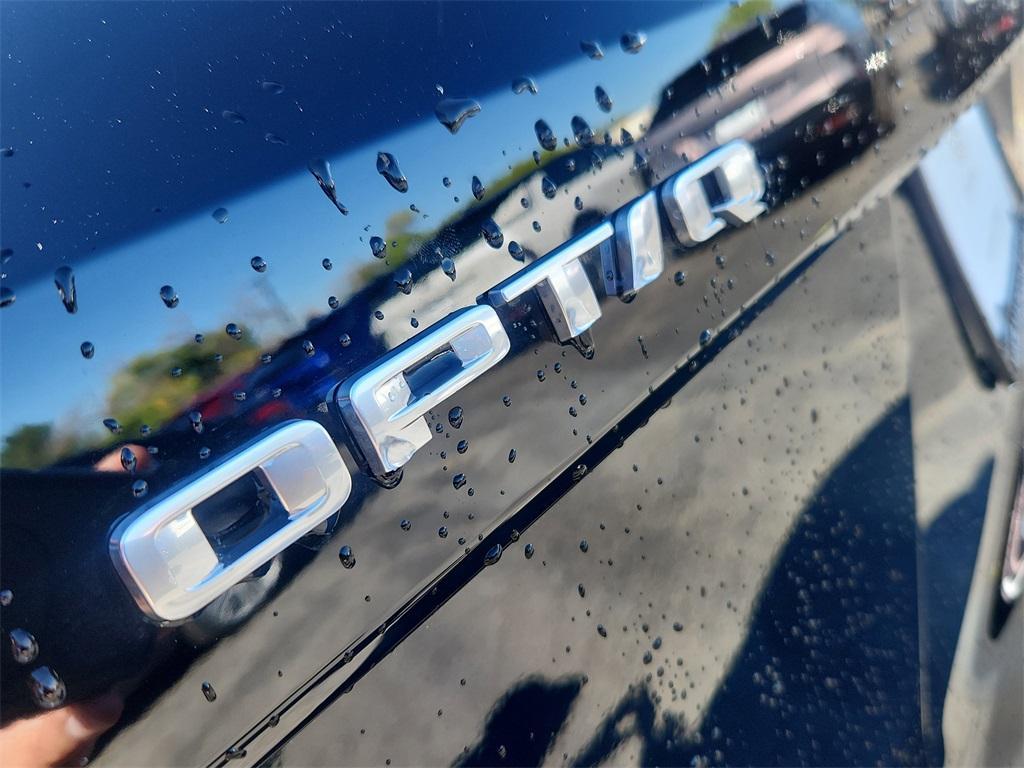 new 2025 Cadillac OPTIQ car, priced at $60,865