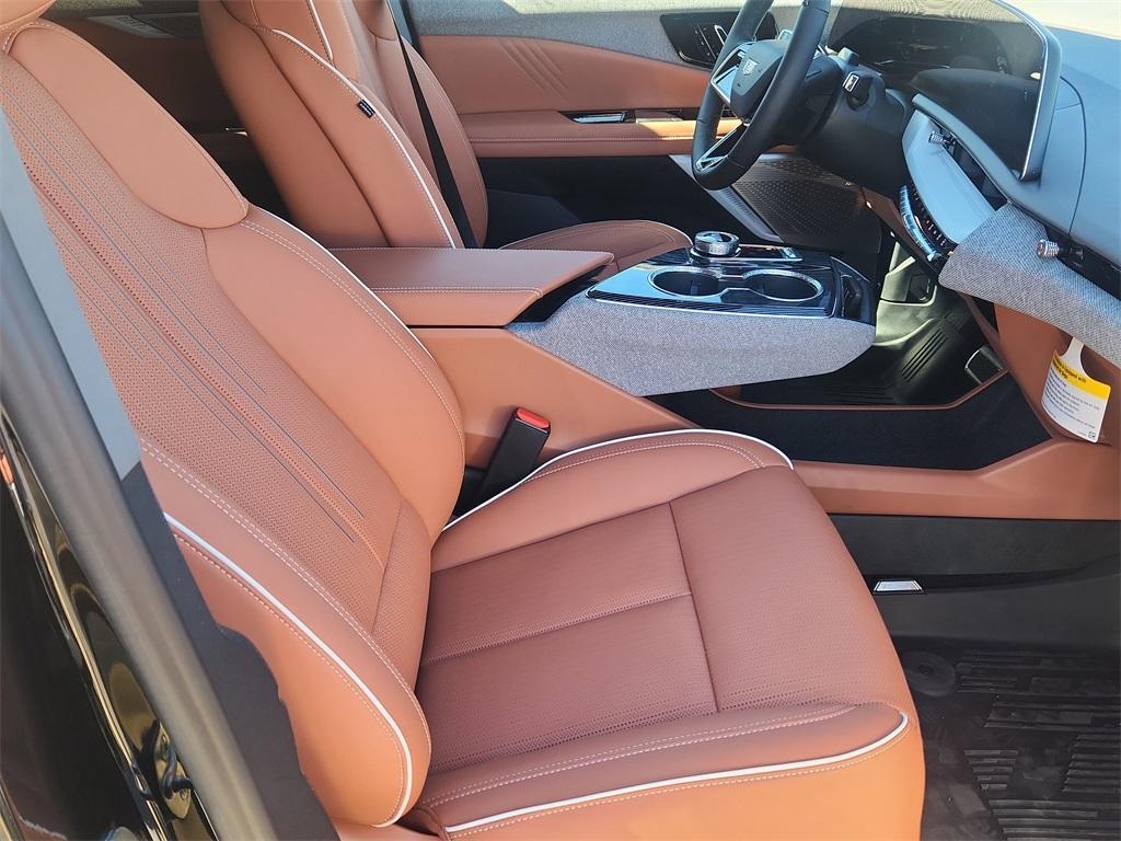 new 2025 Cadillac OPTIQ car, priced at $60,865