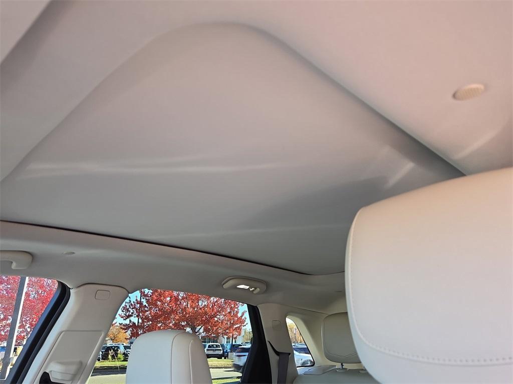 used 2024 Cadillac XT5 car, priced at $38,080