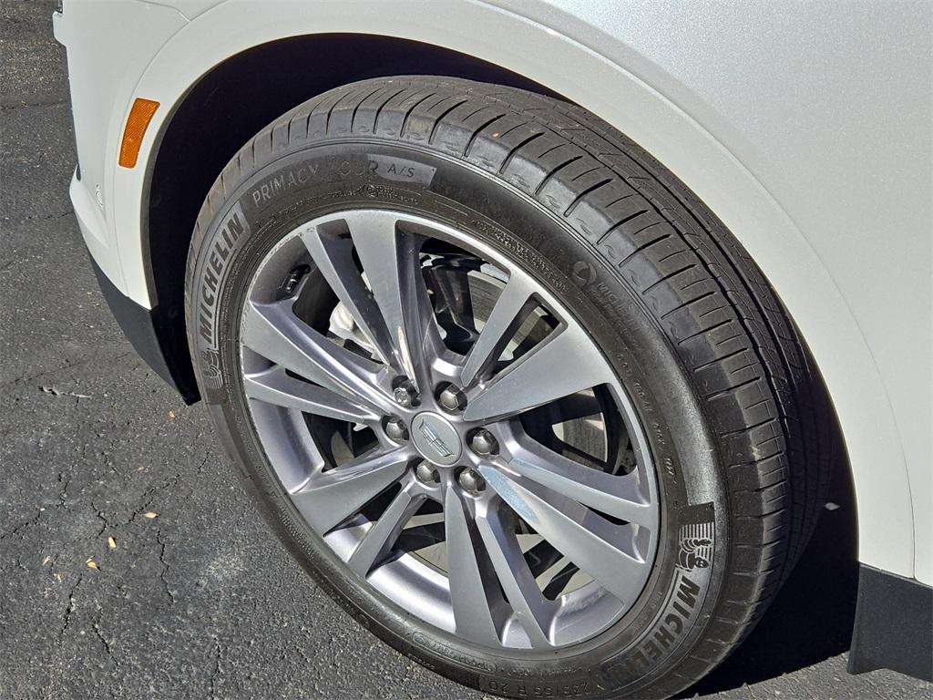 used 2024 Cadillac XT5 car, priced at $38,080