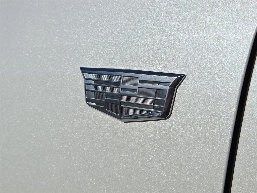 used 2024 Cadillac XT5 car, priced at $38,080