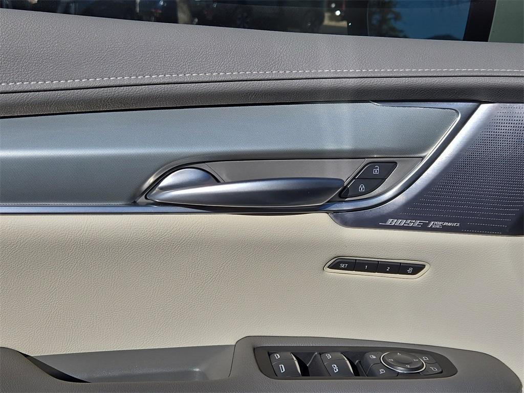 used 2024 Cadillac XT5 car, priced at $38,080