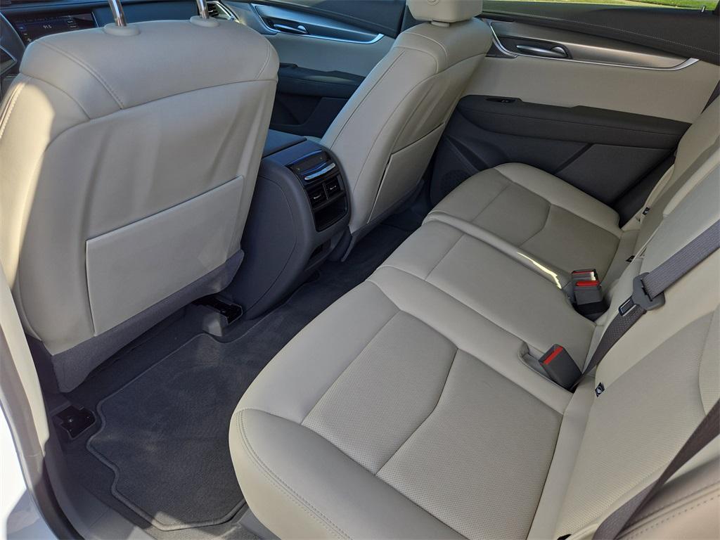 used 2024 Cadillac XT5 car, priced at $38,080