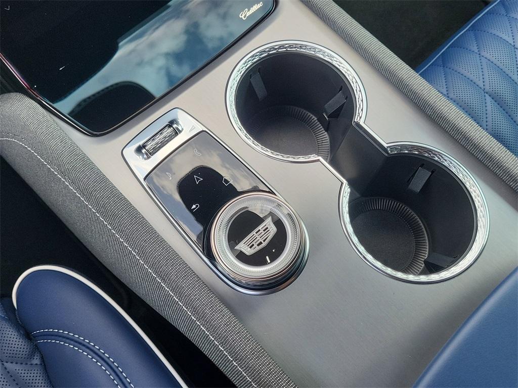 new 2026 Cadillac VISTIQ car