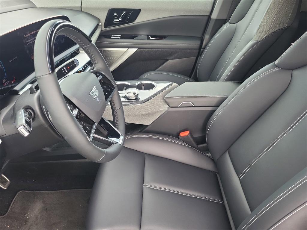 new 2025 Cadillac OPTIQ car, priced at $55,615