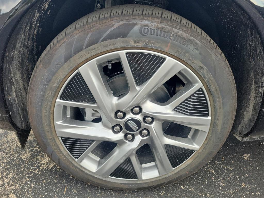 new 2025 Cadillac OPTIQ car, priced at $55,615