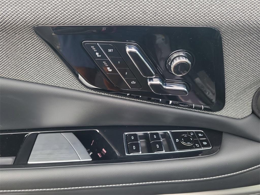 new 2025 Cadillac OPTIQ car, priced at $55,615