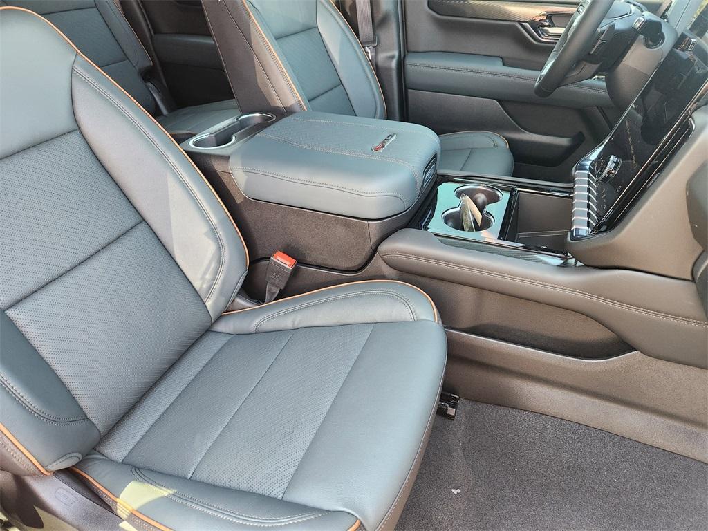 new 2025 GMC Yukon XL car, priced at $89,085