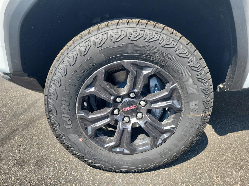 new 2025 GMC Canyon car, priced at $43,890
