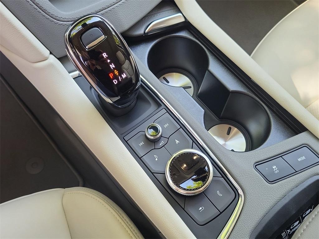 new 2025 Cadillac XT6 car, priced at $61,765