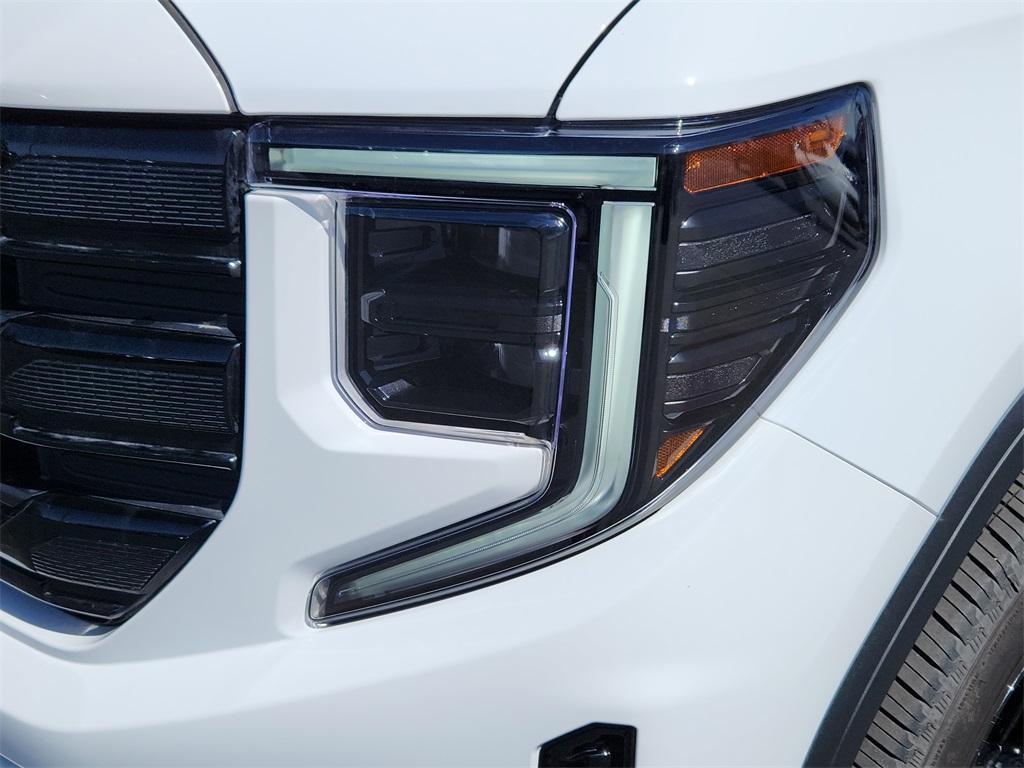 new 2025 GMC Sierra 1500 car, priced at $53,085