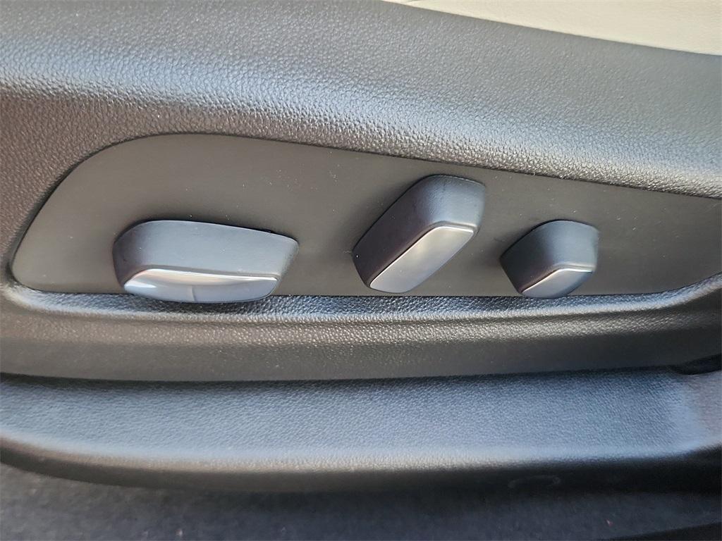 new 2025 Cadillac XT5 car, priced at $63,915