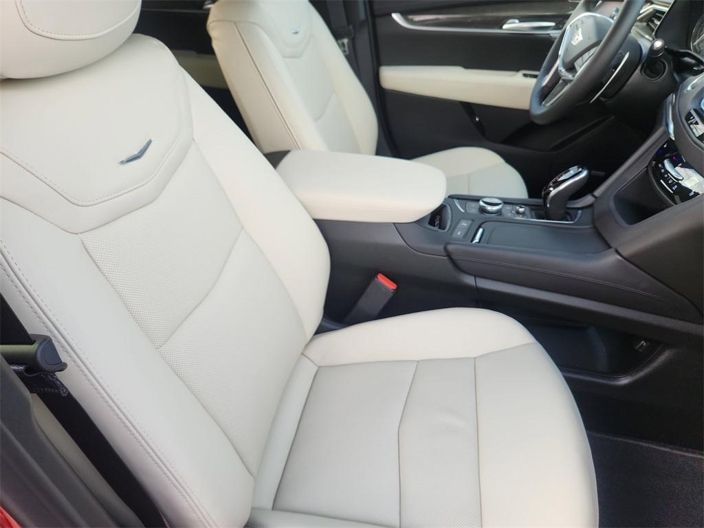 new 2025 Cadillac XT5 car, priced at $63,915