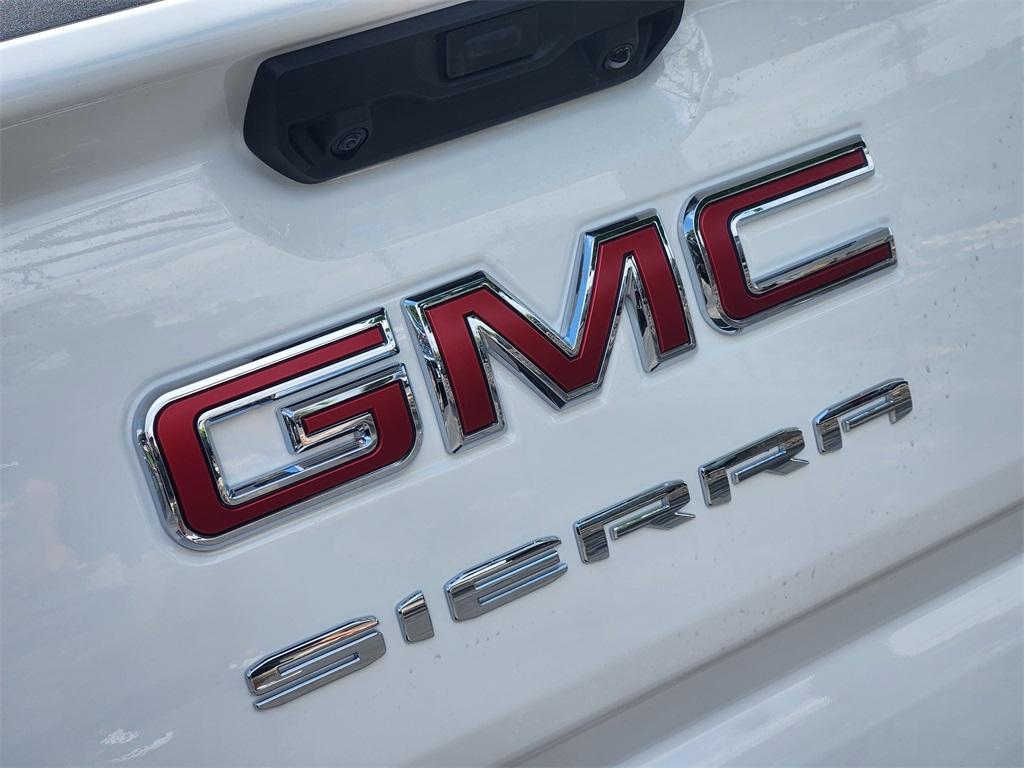 new 2025 GMC Sierra 1500 car, priced at $45,305