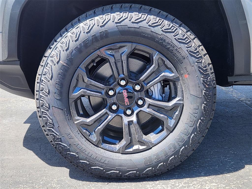 new 2025 GMC Canyon car, priced at $48,195