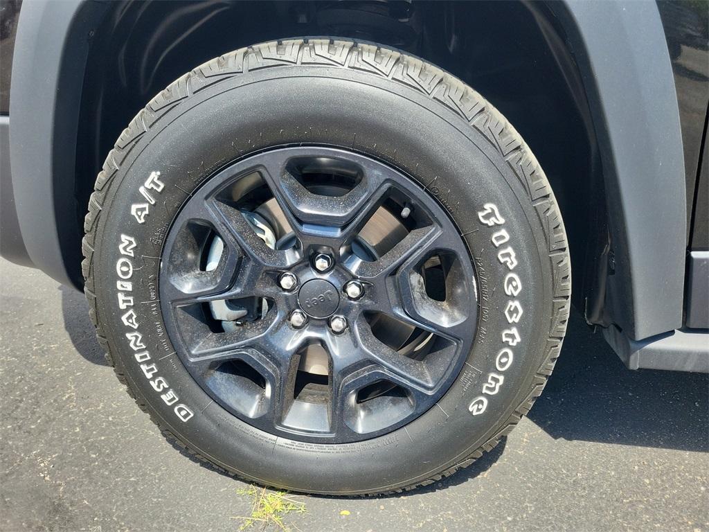used 2021 Jeep Cherokee car, priced at $21,877