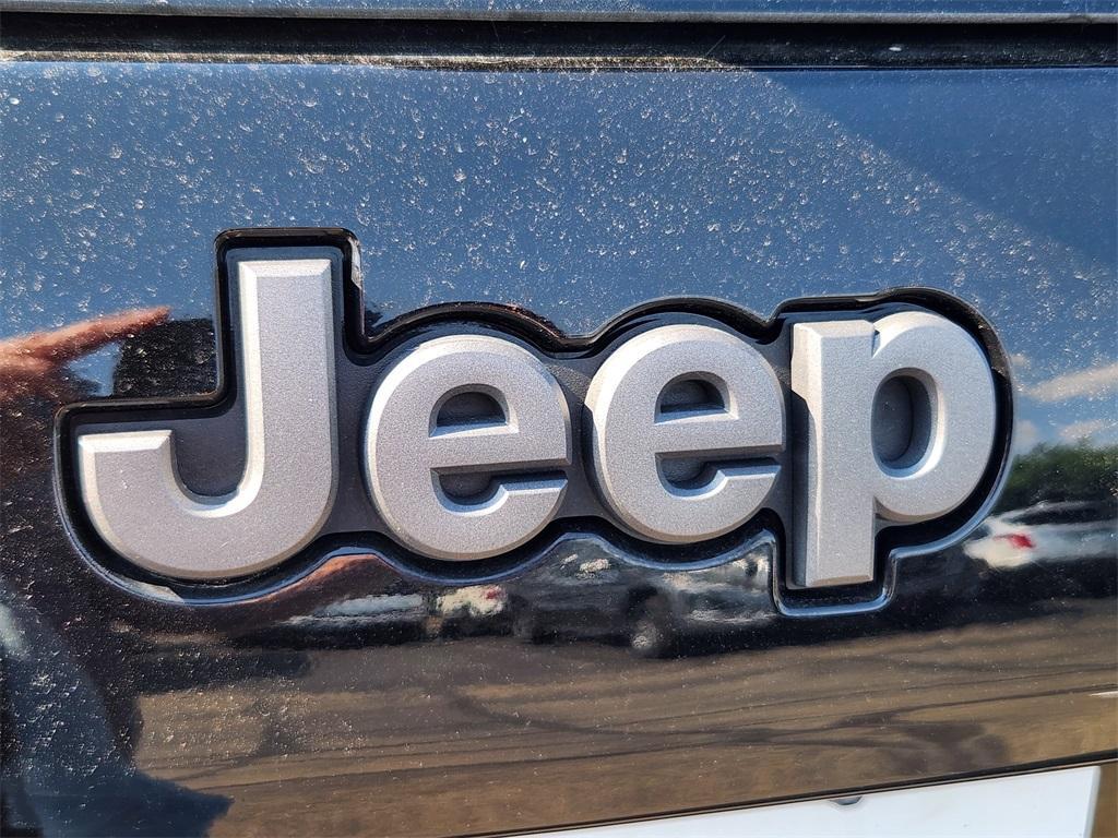 used 2021 Jeep Cherokee car, priced at $24,140
