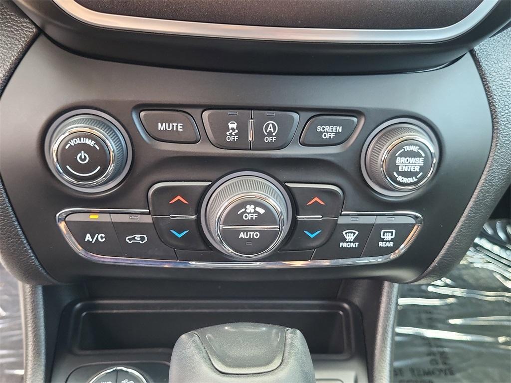 used 2021 Jeep Cherokee car, priced at $21,877