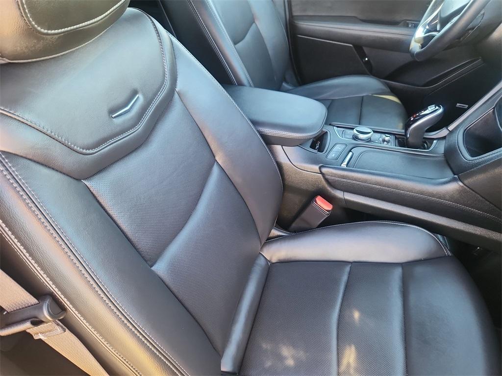 used 2025 Cadillac XT6 car, priced at $41,025