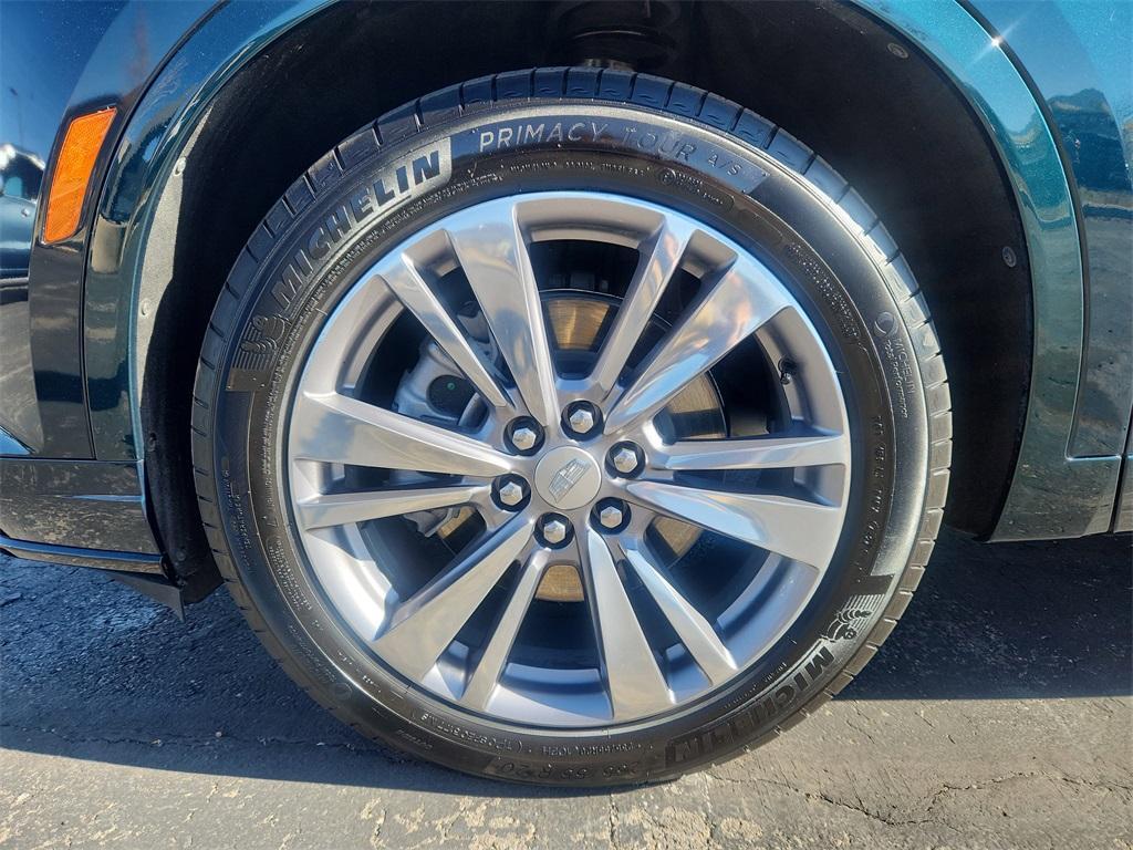 used 2025 Cadillac XT6 car, priced at $41,025