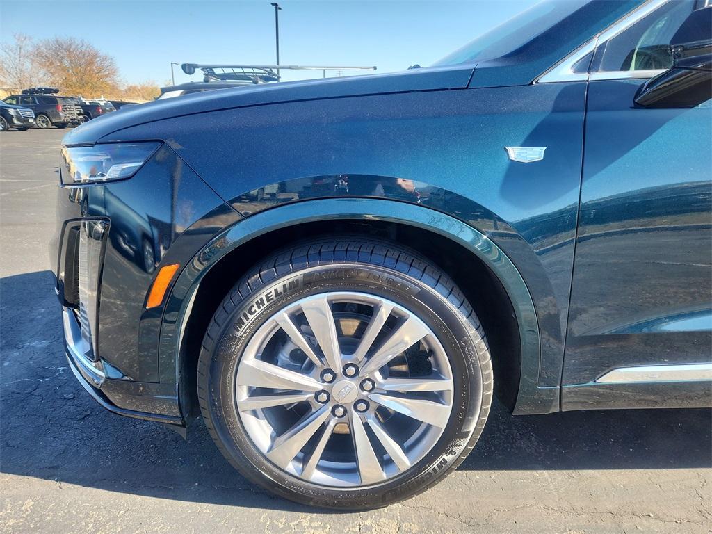 used 2025 Cadillac XT6 car, priced at $41,025