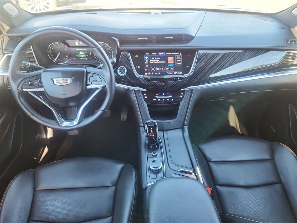 used 2025 Cadillac XT6 car, priced at $41,025