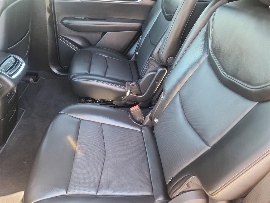 used 2025 Cadillac XT6 car, priced at $41,025