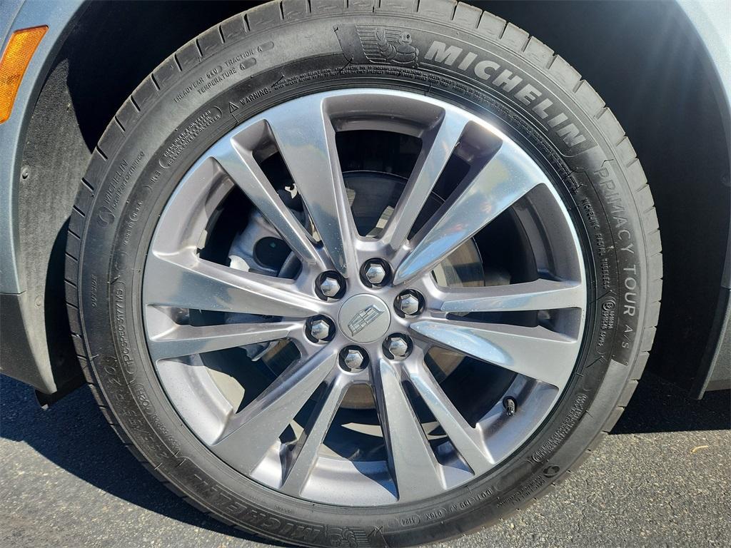 used 2025 Cadillac XT5 car, priced at $42,187