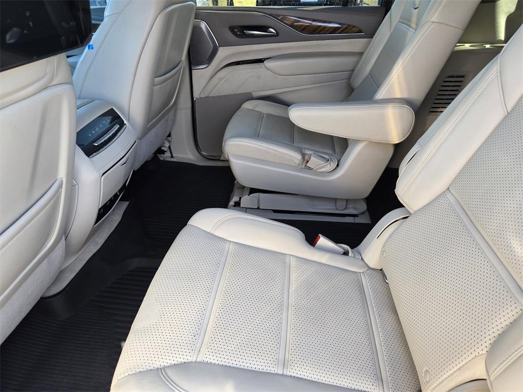 used 2022 Cadillac Escalade ESV car, priced at $60,641