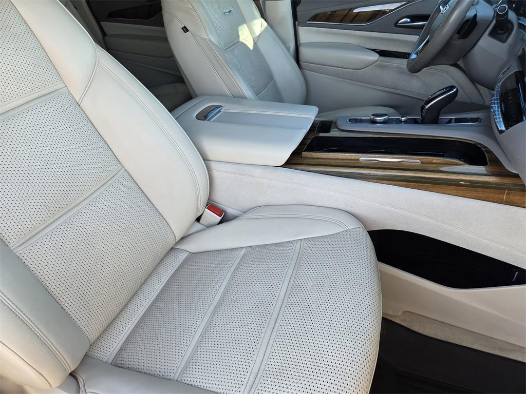 used 2022 Cadillac Escalade ESV car, priced at $60,641