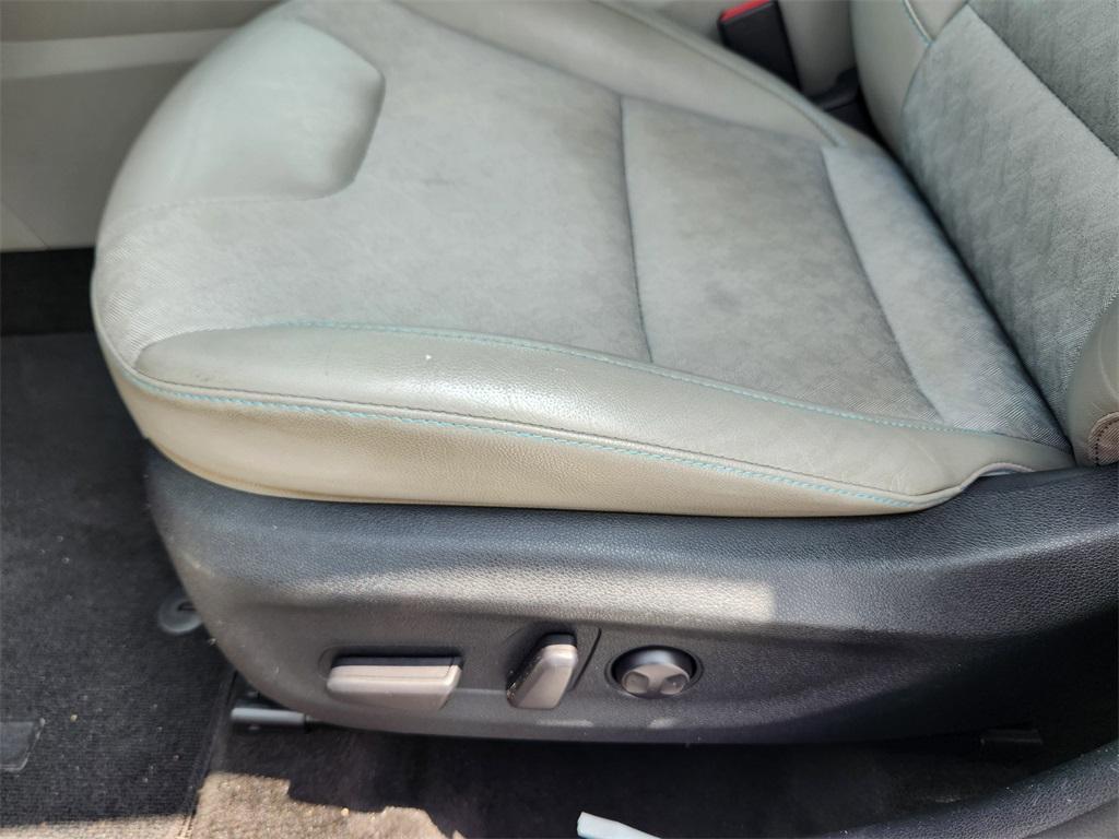 used 2020 Kia Niro Plug-In Hybrid car, priced at $18,216