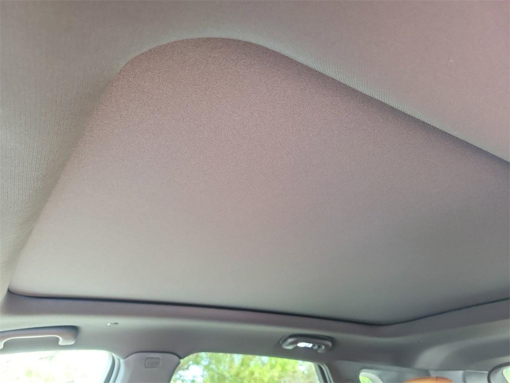 new 2025 Cadillac XT5 car, priced at $57,990