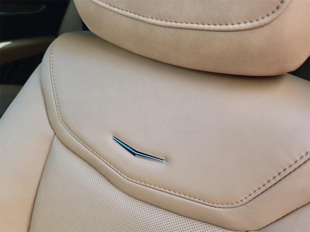 new 2025 Cadillac XT5 car, priced at $57,990