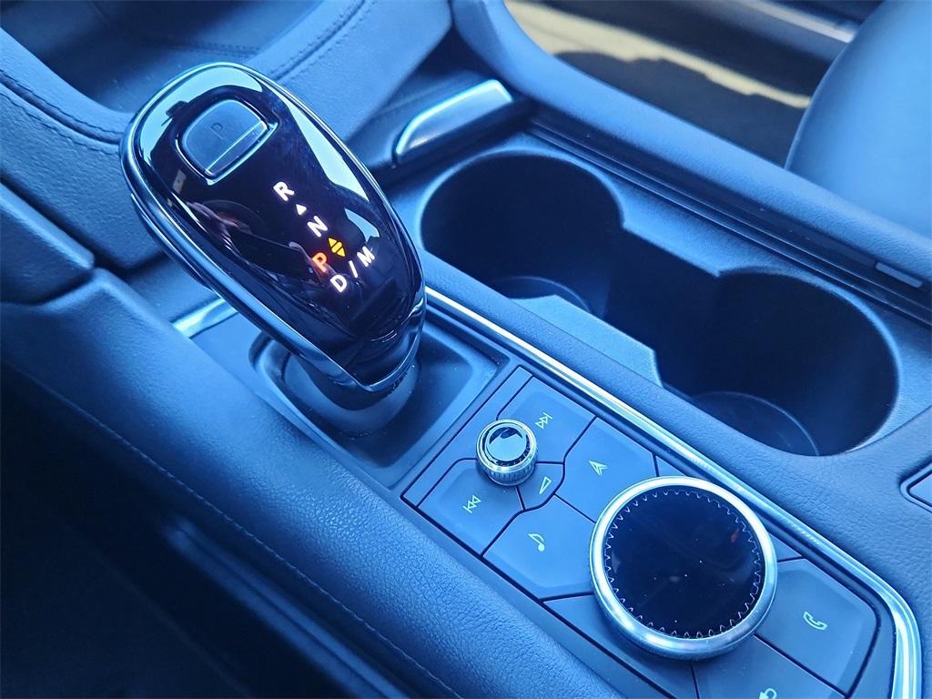 used 2025 Cadillac XT5 car, priced at $42,999