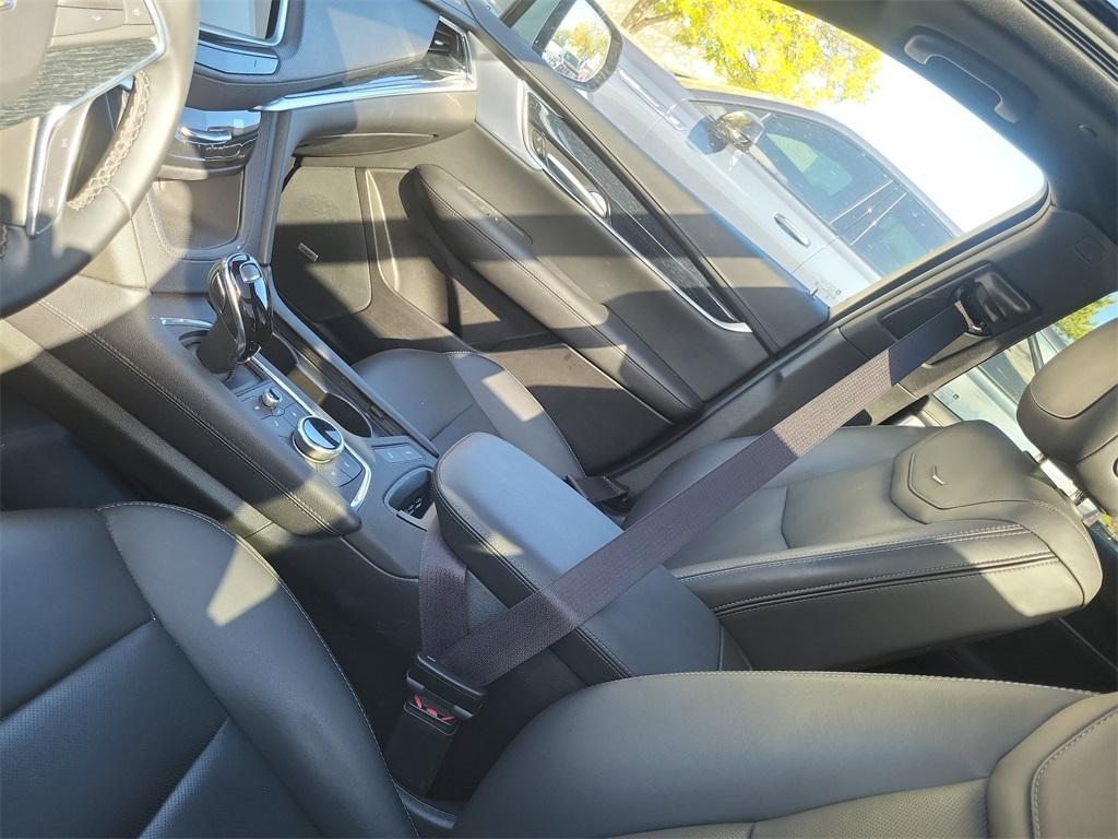 used 2025 Cadillac XT5 car, priced at $42,956