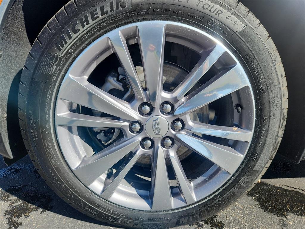 used 2025 Cadillac XT5 car, priced at $42,999